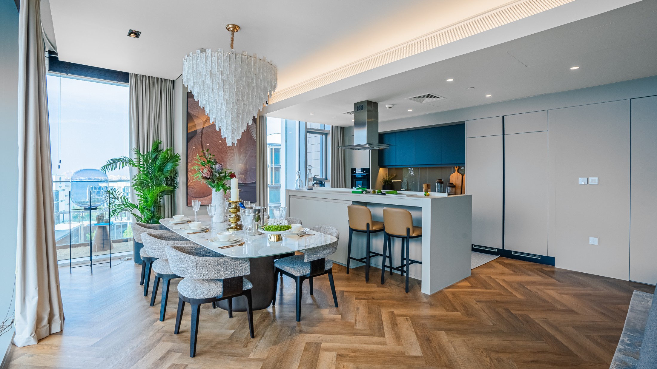 Bluewaters four-bedroom corner apartment — property photograph 2